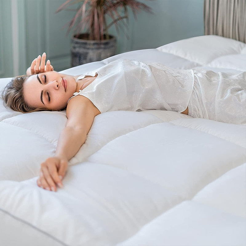 Luxurious Goose Feather Mattress Topper | 100% Cotton encalife
