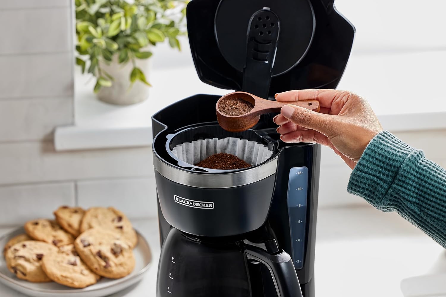 BLACK+DECKER 12-Cup Programmable Coffee Maker – Digital Drip Coffee Machine with Auto Brew, Sneak-A-Cup & Keep Warm Plate encalife