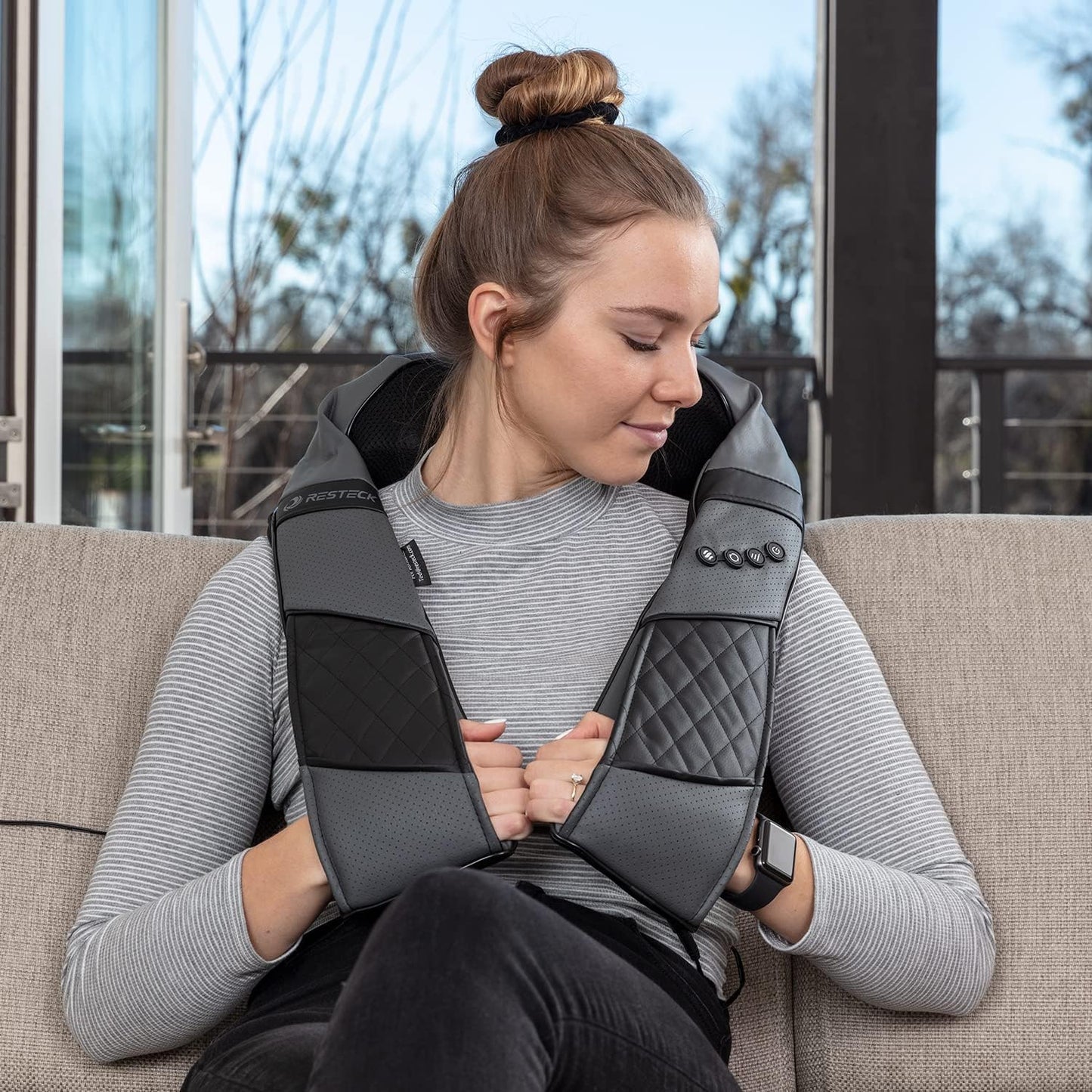 3D Shiatsu Neck Back Massager With Heat Therapy encalife